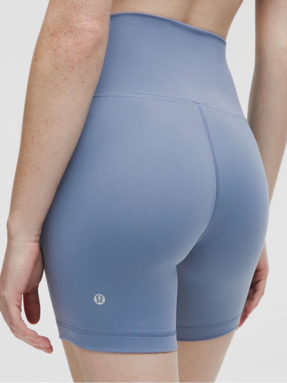 182. Lululemon Wunder Train High-Rise Short 6" Washed Denim blue